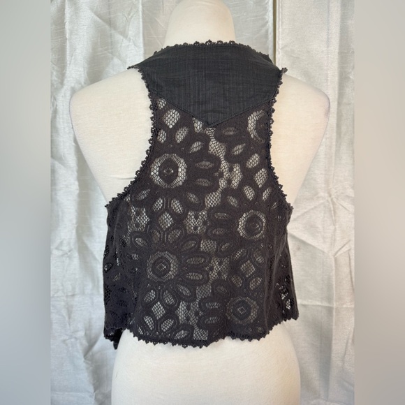 Lace Open-Front Vest - Picture 5 of 7